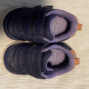 Boys Stride Rite 360 Size 4 Navy